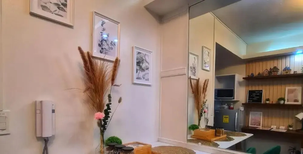 One Bedroom Balcony With Great Location and Value