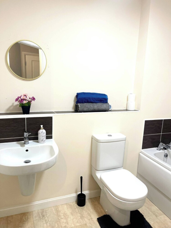 The Luxe Loft 2bed Apartment Free Parking, Fast Wifi & Netflix
