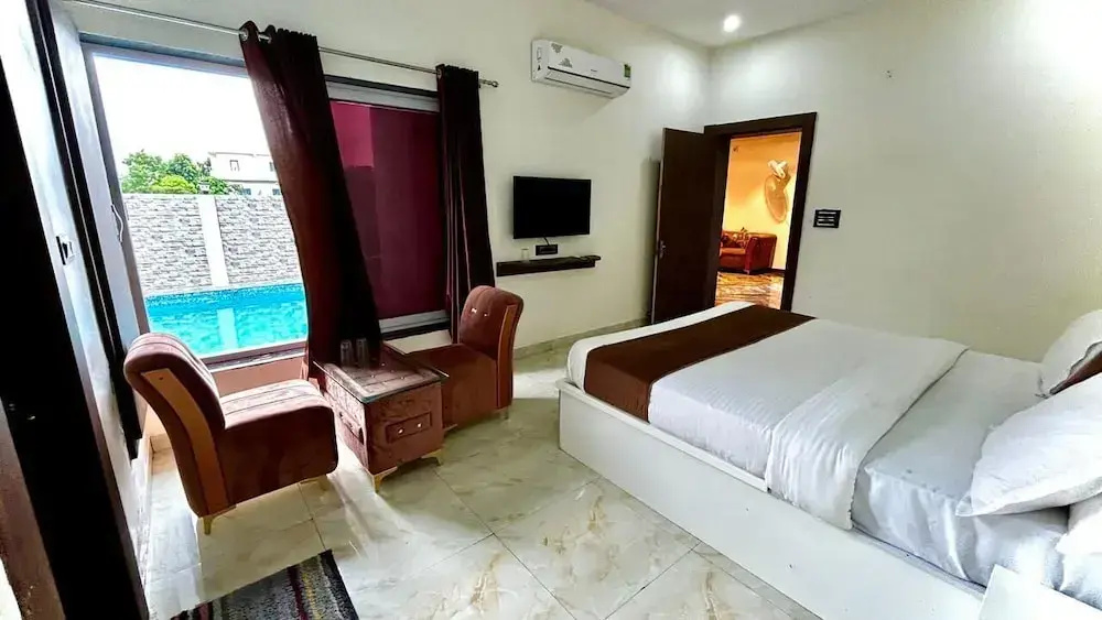 magnifica Luxurious Villa by daranga