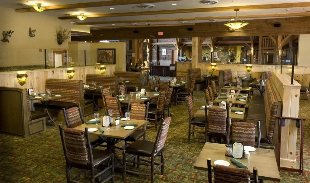 Hope Lake Lodge & Indoor Waterpark