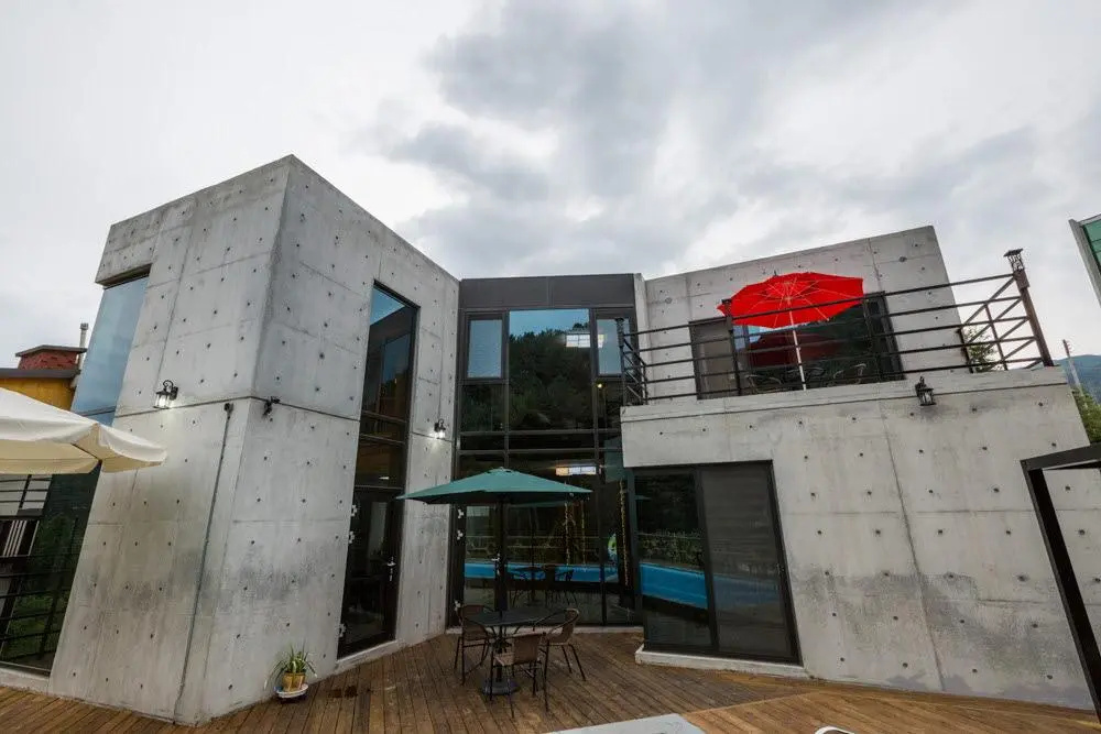 Asamo poolvilla