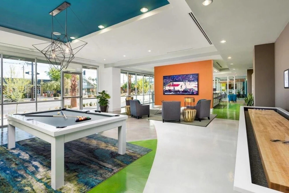 Luxe 1BR Condo in Downtown Area