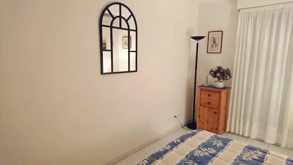 Apartment With one Bedroom in Hyères, With Wonderful City View, Enclos