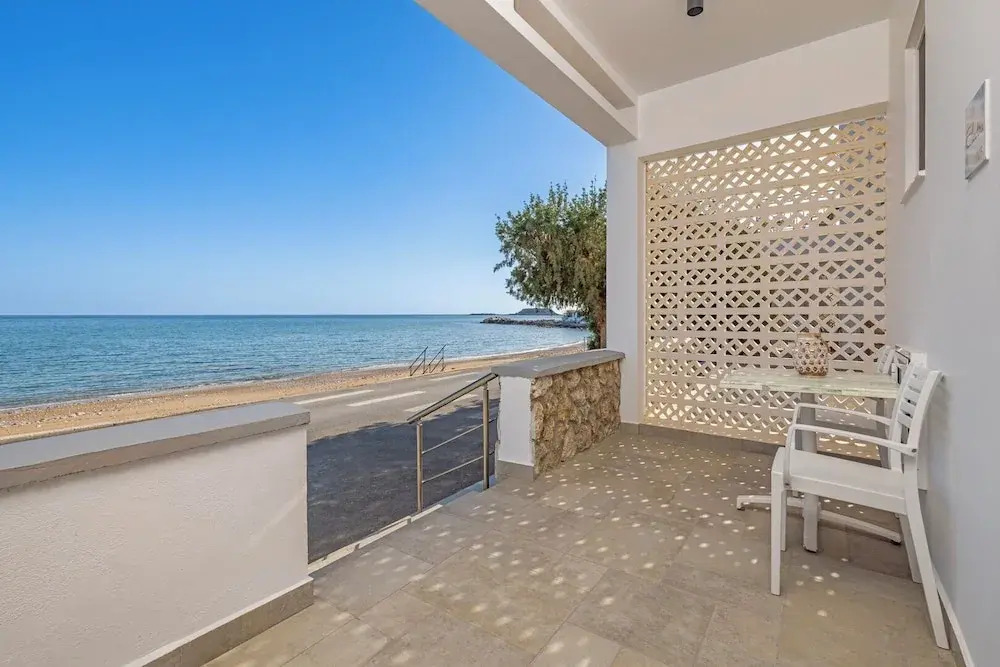 ammos stegna studios