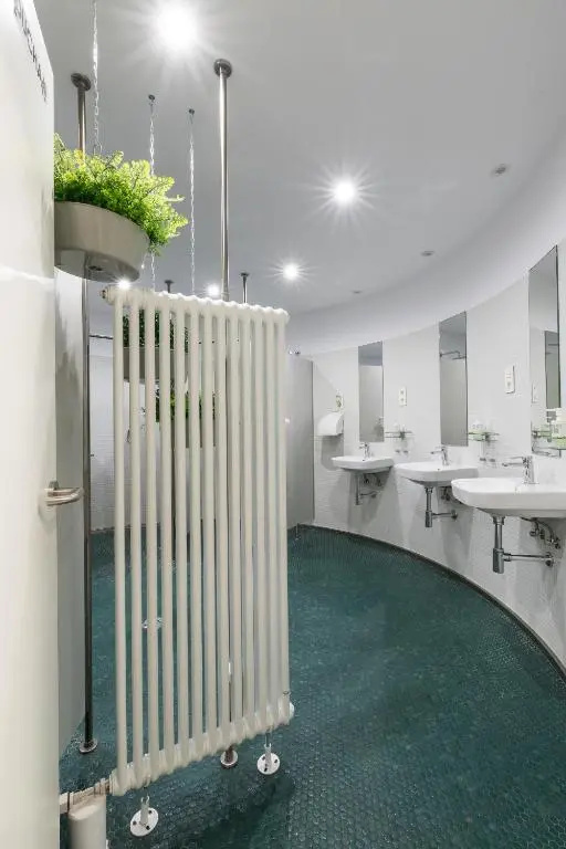 GLOBETROTTER HOSTEL, by Albany