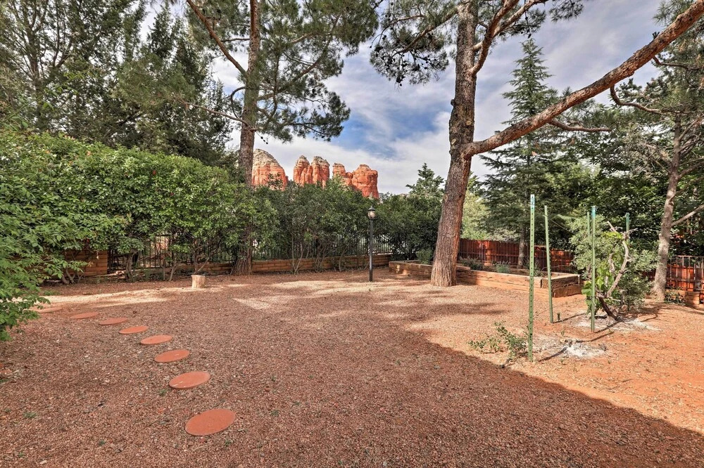 Red Rock Views: Modern Sedona Home
