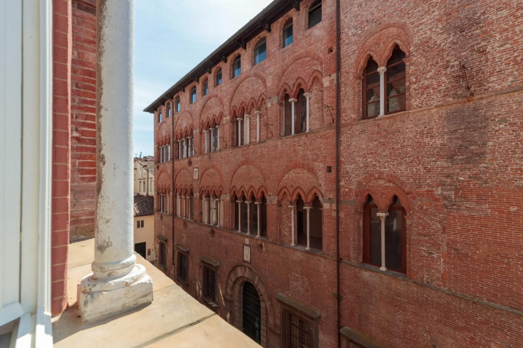 The Medieval Penthouse 5 Bedrooms