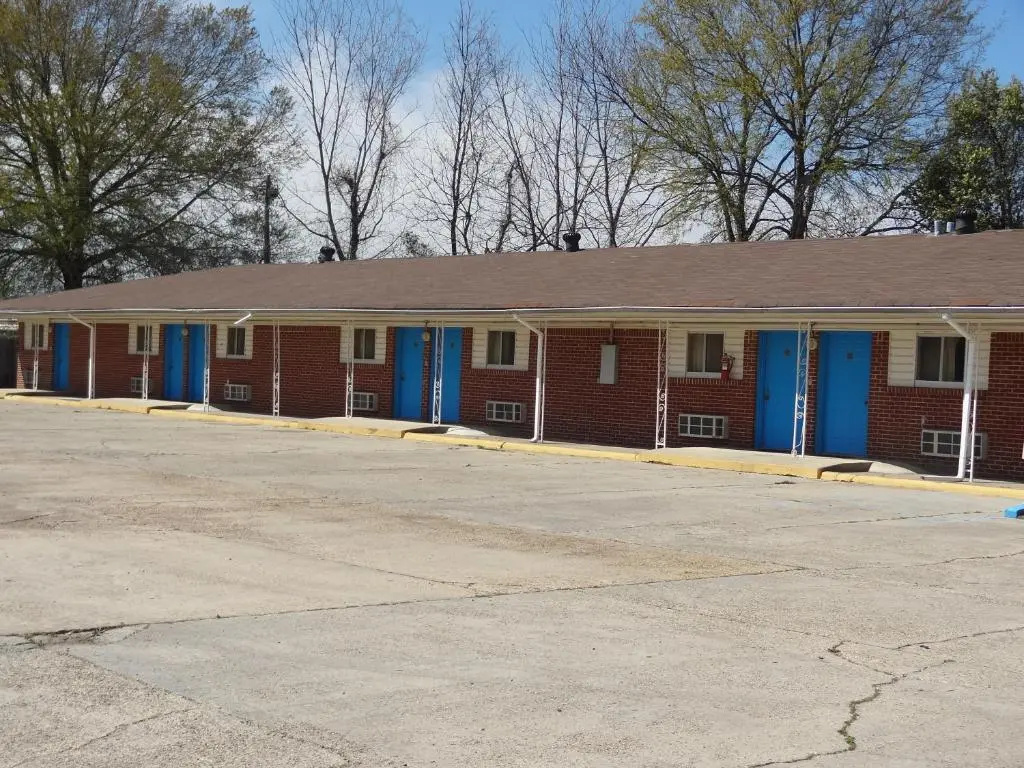 Holiday Capri Motel