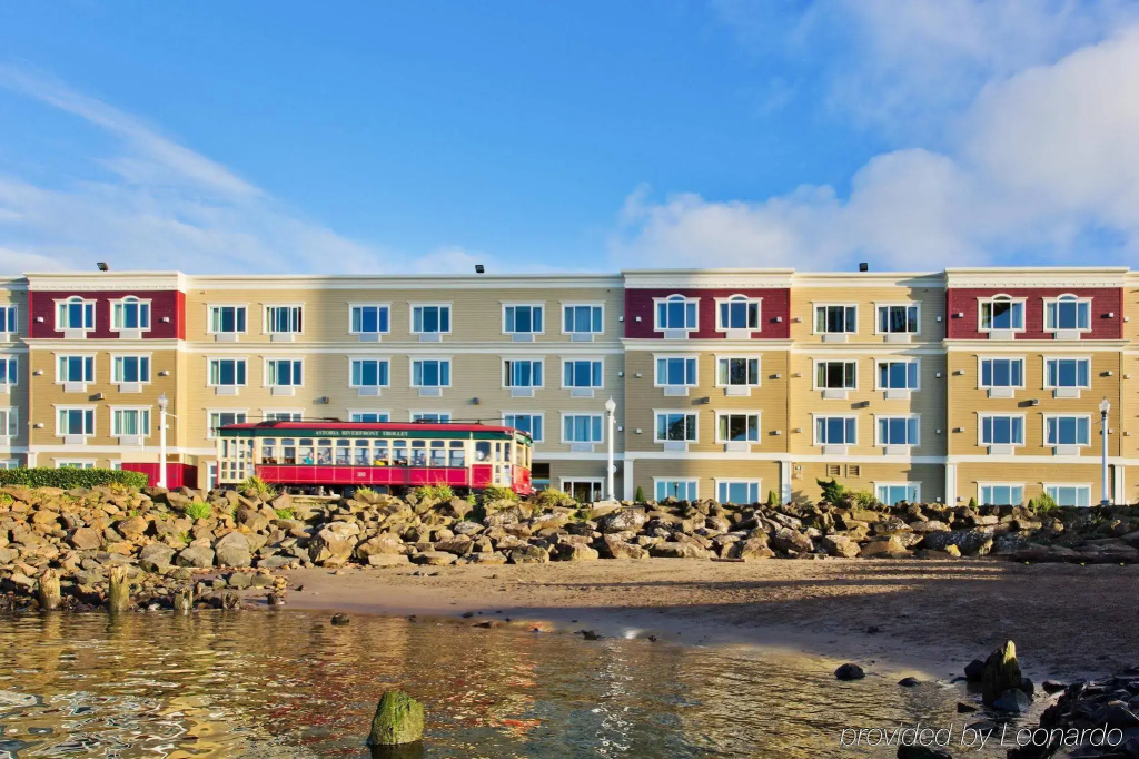 Holiday Inn Express Hotel & Suites Astoria by IHG