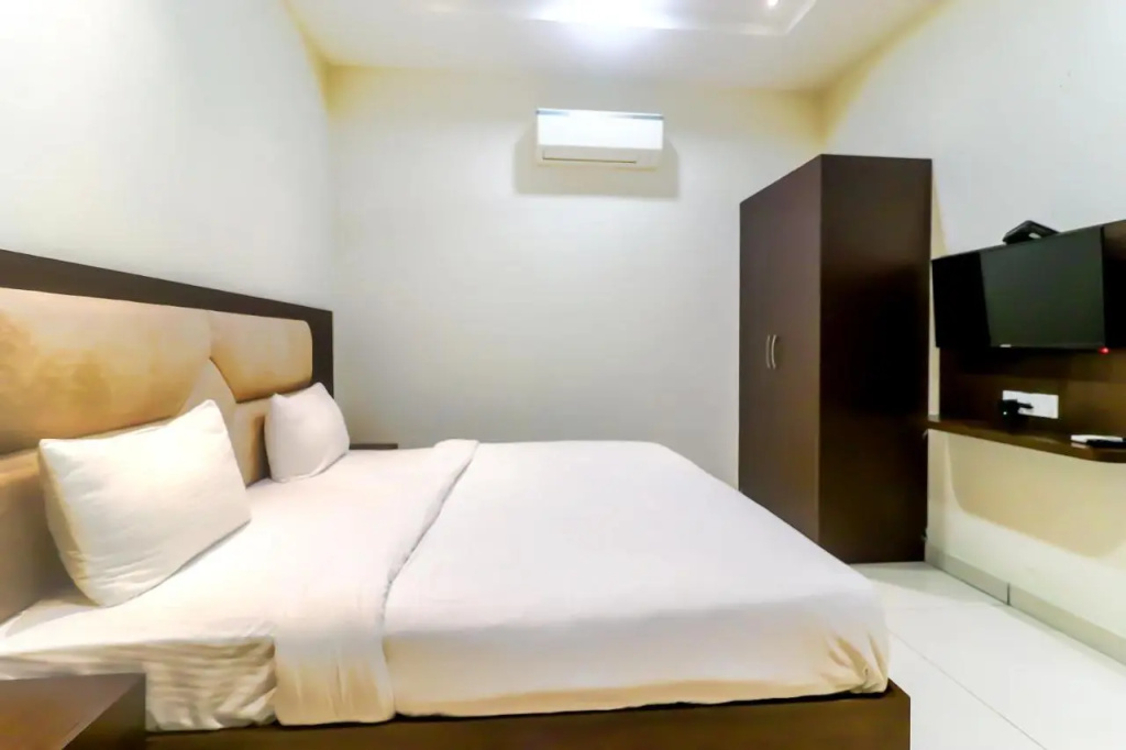 Fabhotel Nido