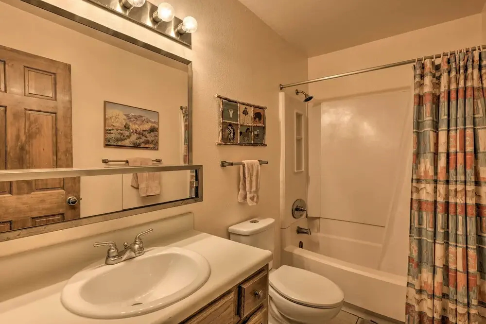Cozy Pagosa Condo: Stunning Mountain & Lake Views!