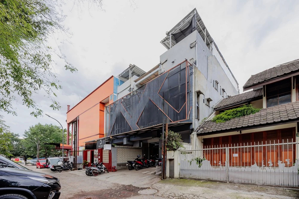 RedDoorz Plus at D San Residence Buah Batu