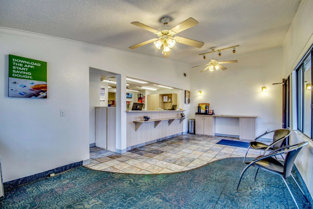 Motel 6-Saint Joseph, MO
