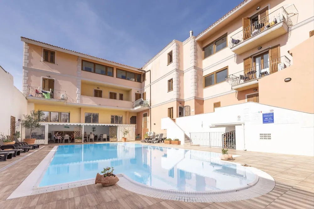 Relaxing Cristal Blu Studio Sleeps 3 Num1486