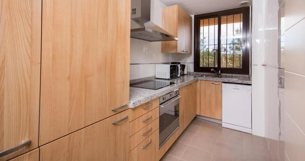 Spacious two bedroom apartment 1012