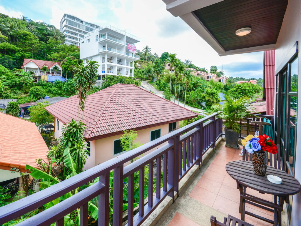 Enjoys Beach House Karon