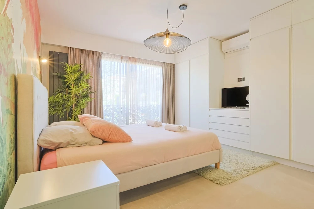 Le Jungle in Cannes With 2 Bedrooms and 2 Bathrooms