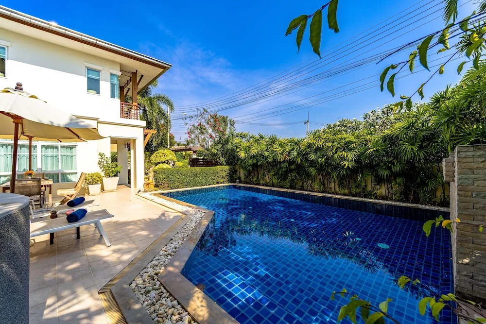 3 Bedroom Pool Villa in Great Location STV