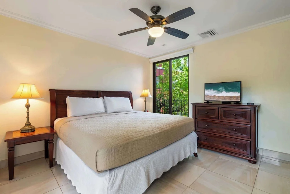Recently Renovated Luxury Condo with Resort-Style Beach Club Access and Ocean Views