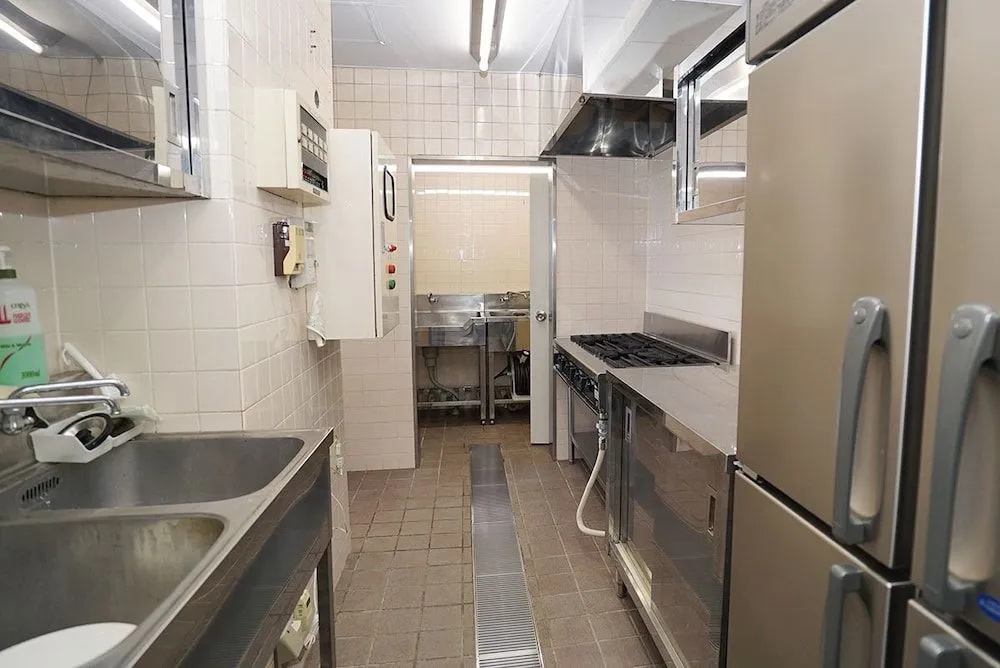 Tobi Hostel and Apartments