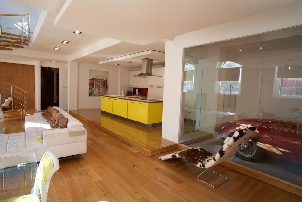 Modern Home In Greenwhich