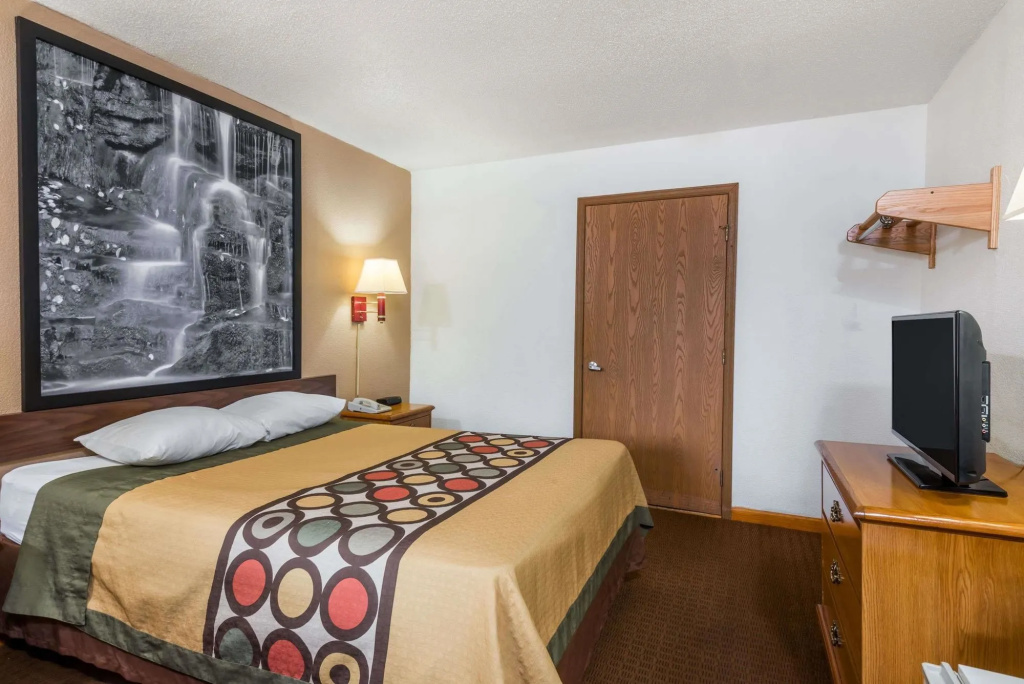 Super 8 by Wyndham Bridgeport/Clarksburg Area