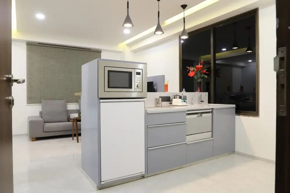 Ebony Residency
