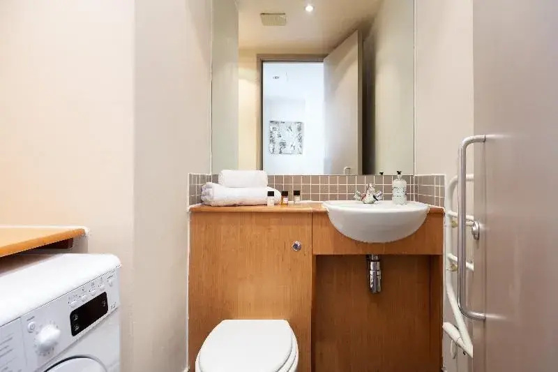 Luxurious Lawrence House Serviced Apartment