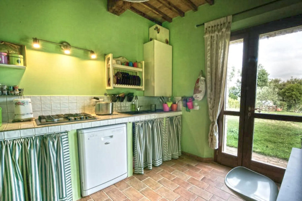 Wonderful house with hot tube and infinite view on Chianti 5 min drive form Siena-Cozy house