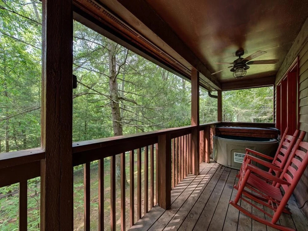 Simple Pleasures 1 Bedroom Home with Hot Tub