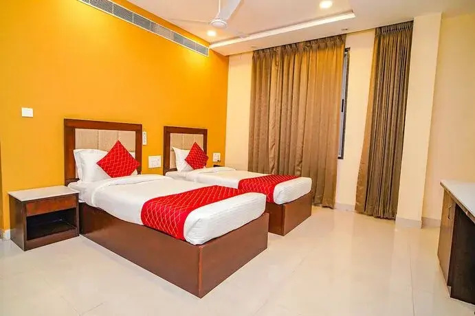 Fabhotel Prime Manor