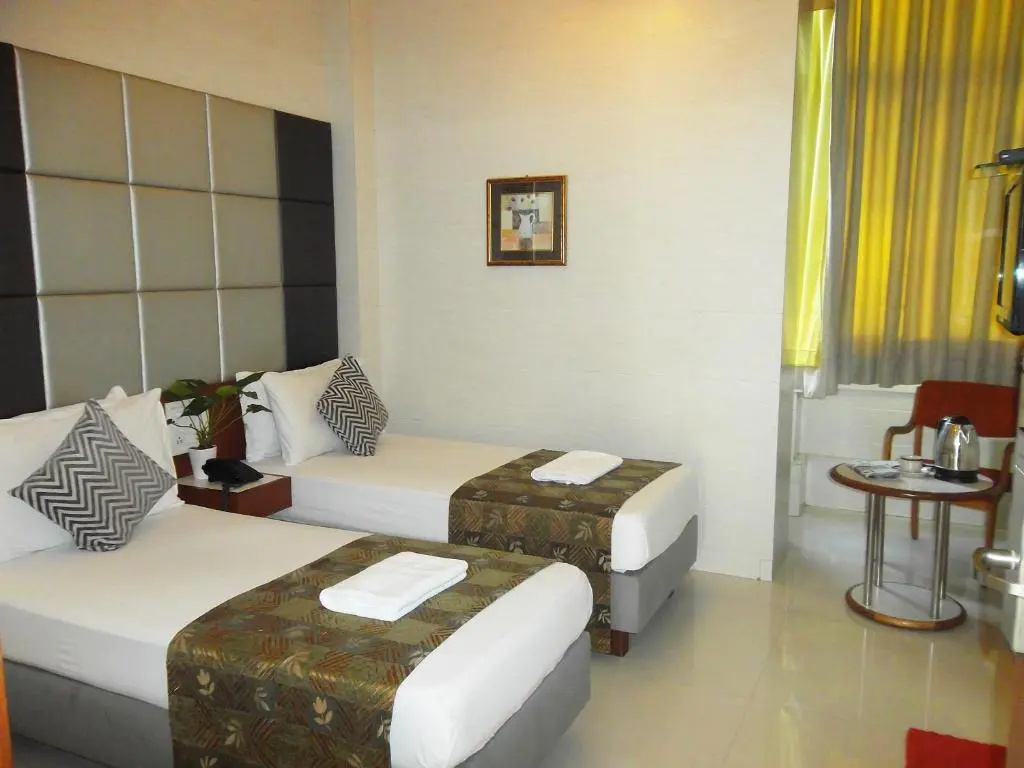 Elphinstone Hotel