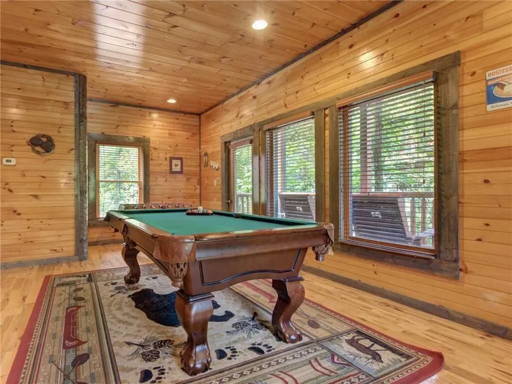 Old Hickory Lodge - Four Bedroom Cabin