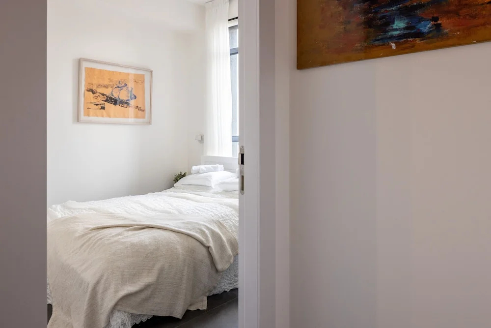 Old Charm & Modern Meets by Sea N' Rent