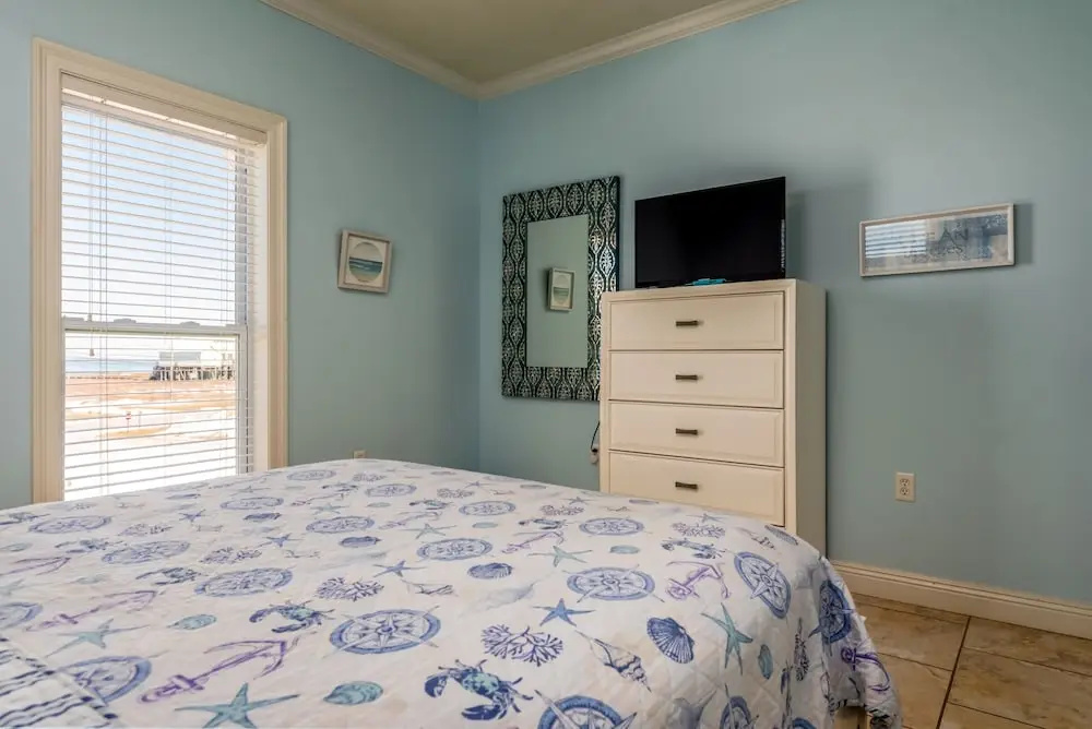 Just Beachy - 103 Tecumseh 4 Bedroom Home by RedAwning