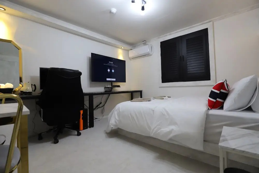 Gunsan JNK Classic Hotel Red Plus