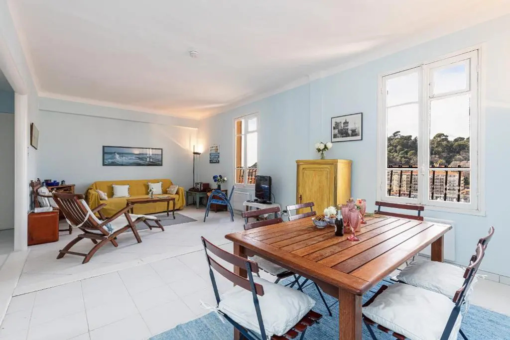 Extraordinary View on Port and Castle Hill - 1 Bdr & Parking