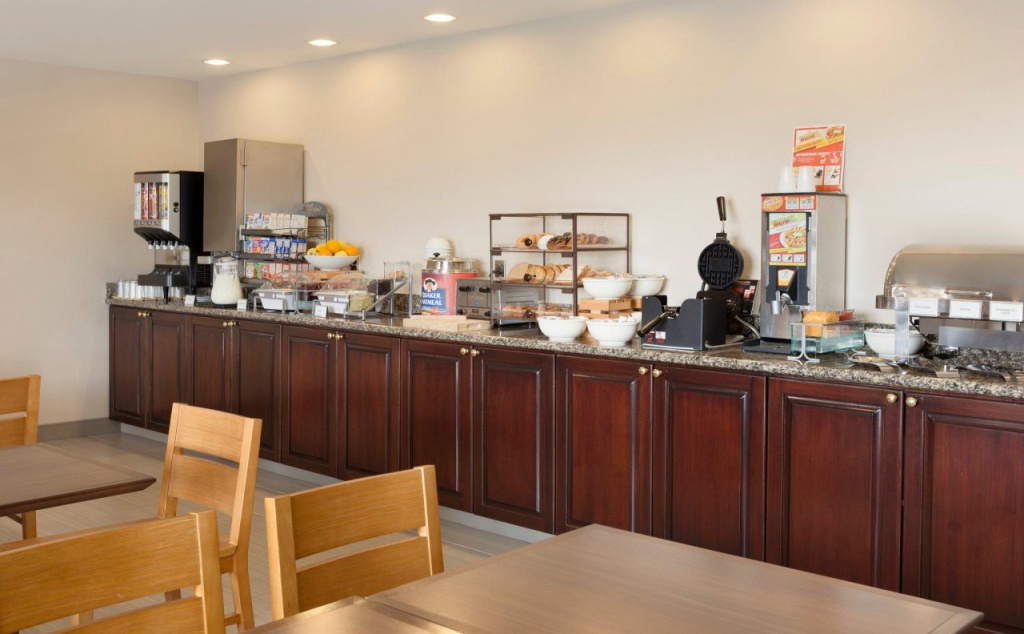 Country Inn & Suites by Radisson, Harrisonburg, VA