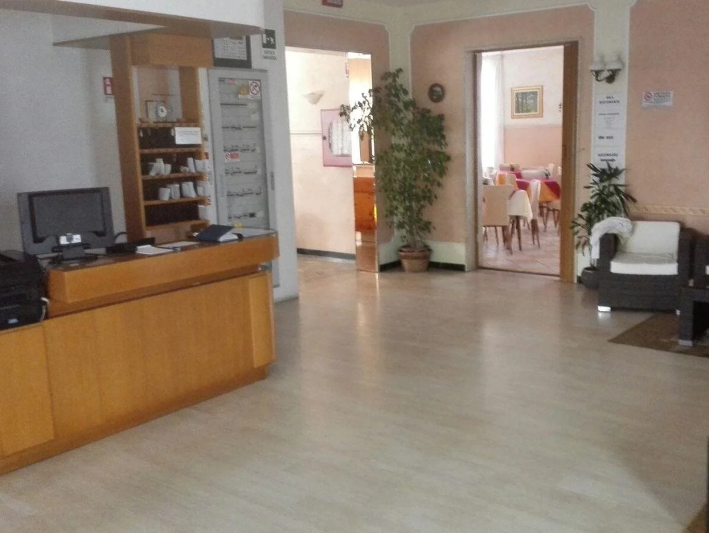Hotel Carol