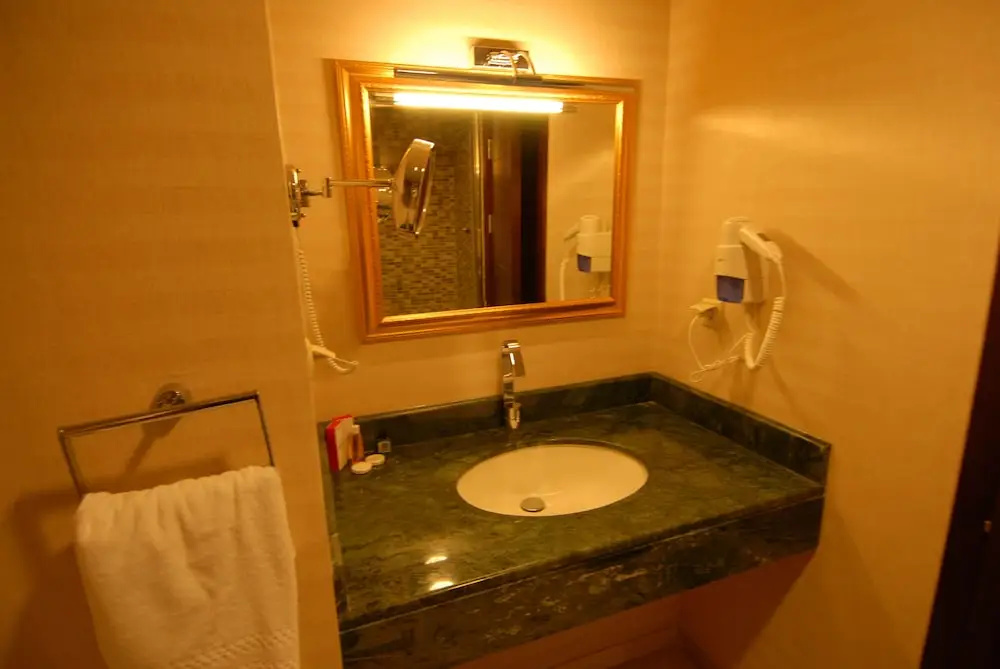 Cetin Hotel