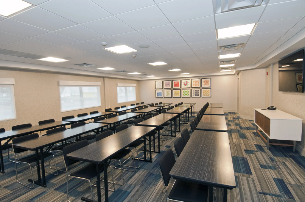 Holiday Inn Express & Suites Johnstown by IHG