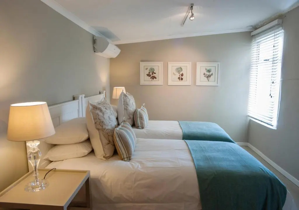 Sneezewood Farm Bed&Breakfast and Self-Catering Cottage