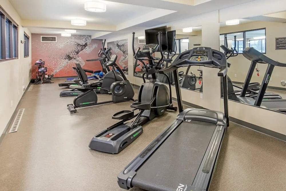 Best Western Plus Grand Castle Inn & Suites
