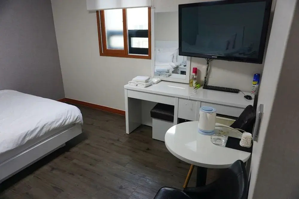 Grim Hotel
