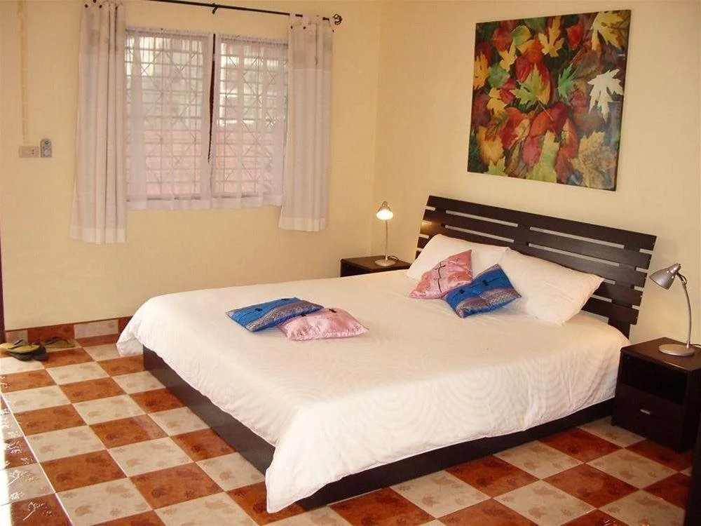 Patong Peace Hostel