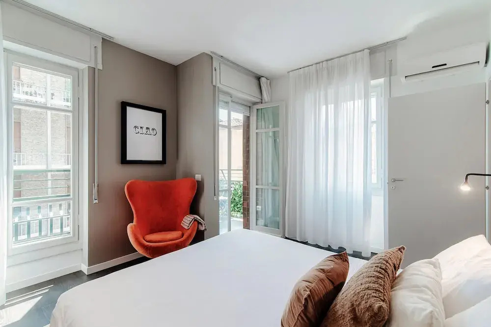 MyHomeInComo - Art Design Suites