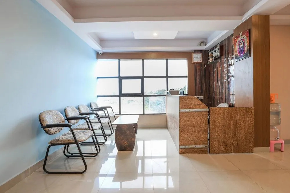 OYO Flagship 49293 Hotel White Walkers