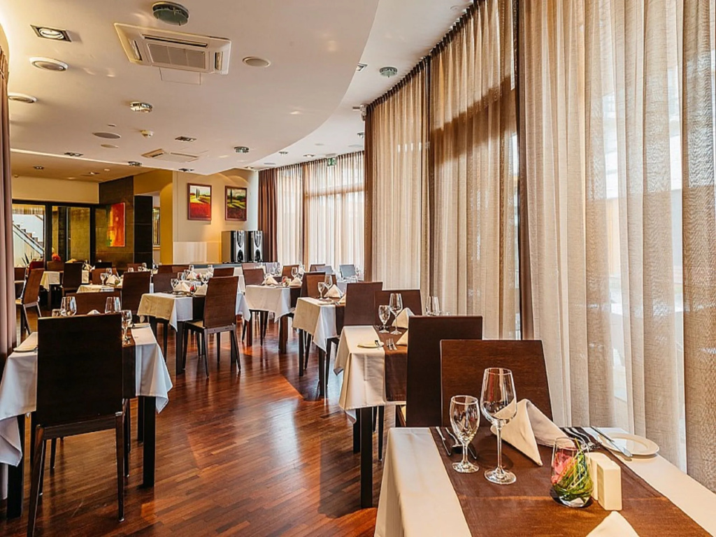 Maximus Resort