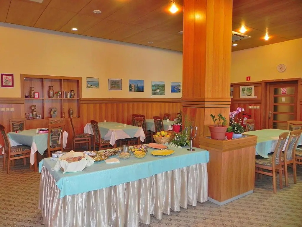 Maestral Residence