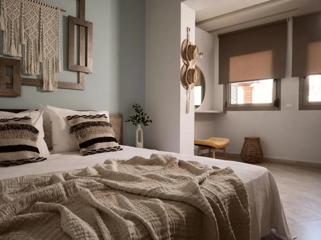 Laura Suites